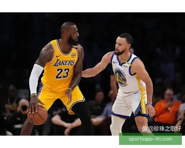 皮尔斯:詹库杜难以凭单核夺冠 湖人阵容更强因有关键球员决定胜负 皮尔斯:詹库杜难以凭单核夺冠 湖人阵容更强因有关键球员决定胜负